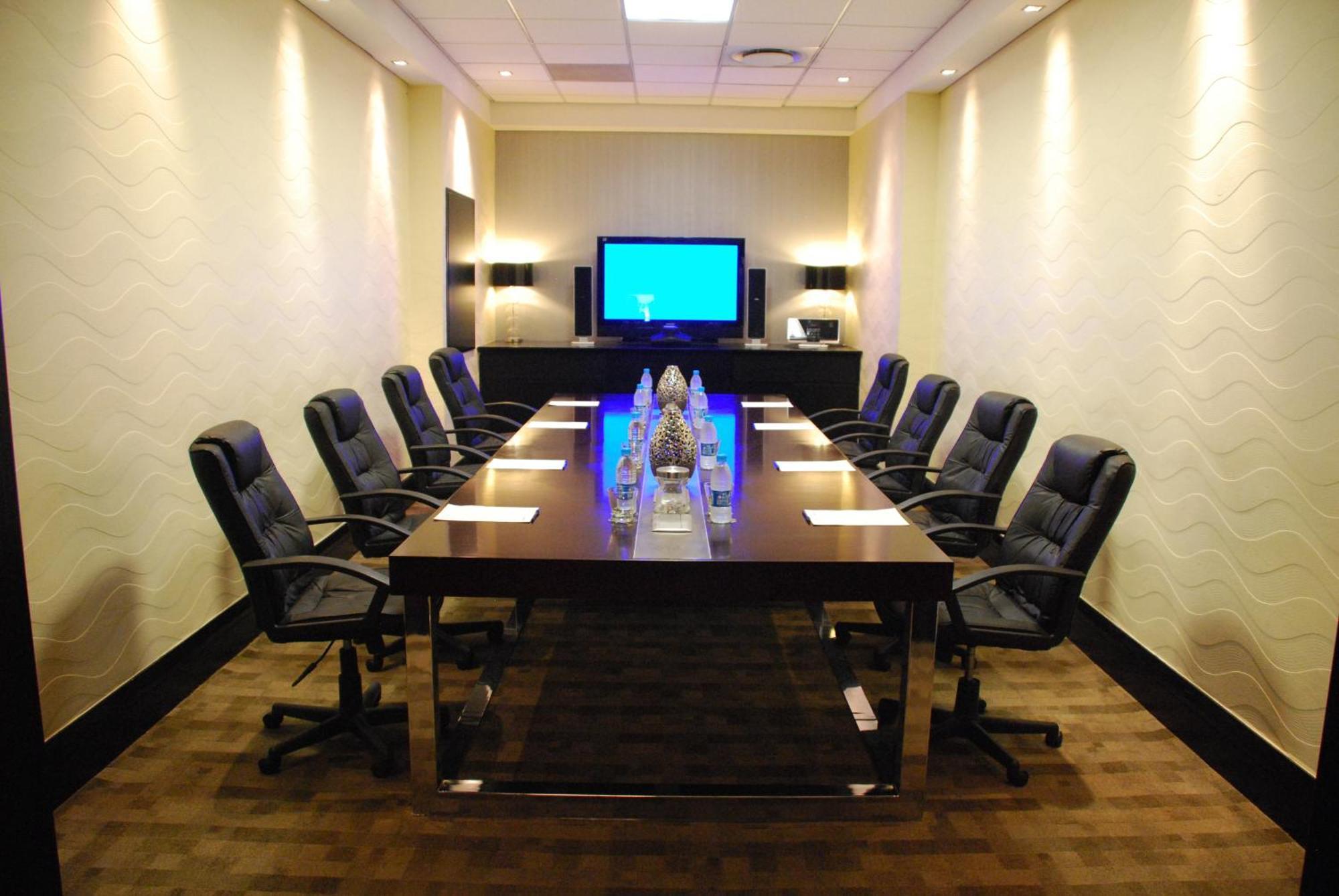 Southern Sun Or Tambo International Airport Kempton Park Kültér fotó Meeting room